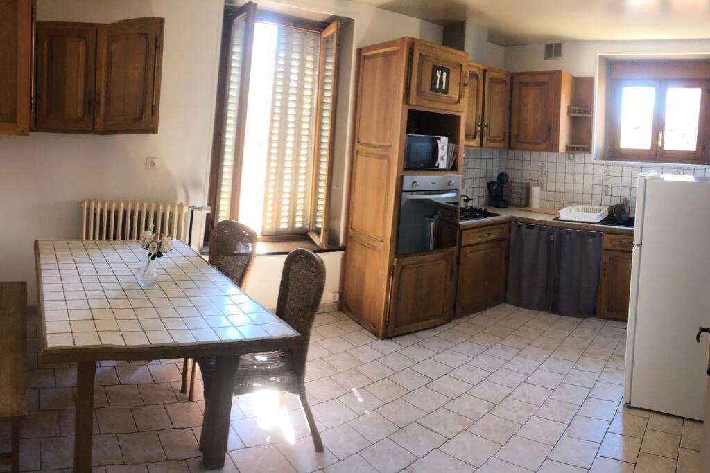 Spacieux Et Elegant Appartement Idealement Situe. Chamouilley Extérieur photo